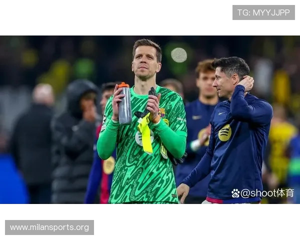 斯基拉:什琴斯尼与巴萨续约谈判接近达成协议 合同延长至2026年 斯基拉:什琴斯尼与巴萨续约谈判接近达成协议 合同延长至2026年